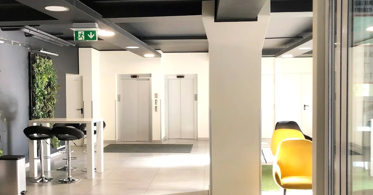 Un ascensor nuevo puede dejar barreras de acceso